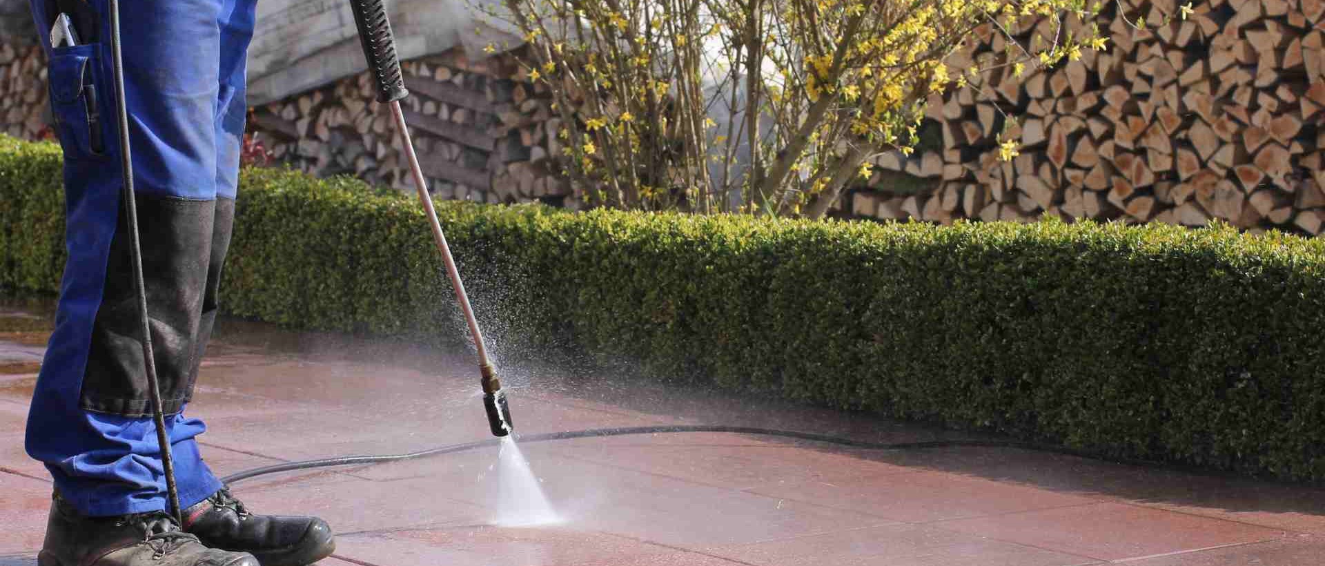 garden maintenance TW18